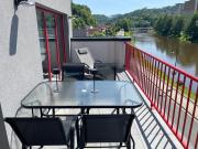 Riverside Luxury Apartments & Café - Exclusive holiday house with river view