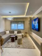 Sirena Pearl Cornice