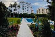 Complexe le printemps avec piscine et balcon