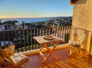 CHARMANT STUDIO AVEC TERRASSE et VUE MER EXCEPTIONNELLE