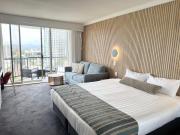 Renovated King Suite, Ocean View Mantra Surfers