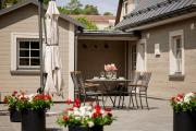 Terrace Apartment Steps from Jomas Street & Beach