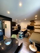 Sommet studio au centre du village