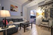 Top-Floor Apt with Private Patio- Nea Ionia by ΜΡS