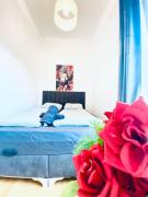 Cozy 4-Bedroom shared Apartment ,Perfect for Groups