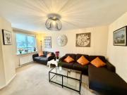Torwood Townhouse - SuperFast WiFi, Contractor Friendly with Free Parking