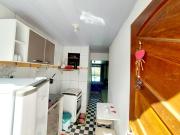 Kitnet Aconchegante com Varanda e Cozinha