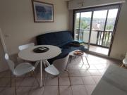 Appartement 2 pièces + loggia proche mer avec parking - FR-1-712-93