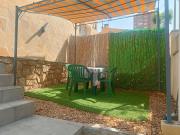 Casa MYA con terreno privado y parking compartido - a 800m de Playa Poniente