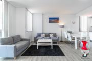 KozyGuru | Rosebery | Stylish Apt with Parking