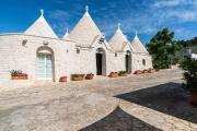 Trullo del Melograno by BarbarHouse