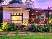 Modern Bahay Kubo near Tagaytay - Casita Anahaw
