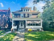 Close to the Falls Big Historic Home Air Conditioning Parking