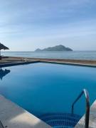 Departamento en Mazatlan zona dorada a PIE DE PLAYA