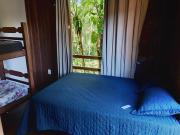 Casa na beira da cachoeira