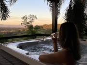 Casa refúgio na Vila Tekohá vista acima das nuvens