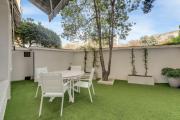Modern 2 chambres avec jardin Martinez , 5 minutes from palais of festivals