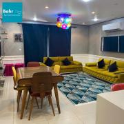 شالية فاخر في مارينا مراسي غرفتين و حمامين فرش جديد في أميز موقع في مراسي