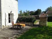 Charmant Gîte Rural avec Jardin en Haute-Saône - FR-1-583-438