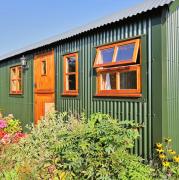 Finest Retreats - Shepherds Lodge at Morrells Wood