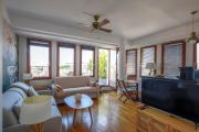 Cosy studio with terrace overlooking Marseille