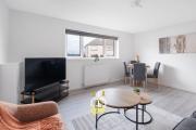 Forrest Road Stay - SJA Stays - Modern 2 Bed Apartment