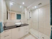 Steps to Kings Beach, absolute beachfront & big balcony