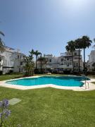 Beach Apartment - Sleeps 6 Pool & Private Terrace