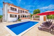 Villa Dean, a charming and pet-friendly Villa close to the beach