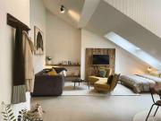 Stilvolles Loft mit Naturpool