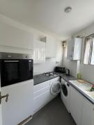 Apartment in Victoria SW1, spacious Thames riverside one bedroom flat