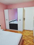 АПАРТАМЕНТ ДВЕ СТАИ ДО МЕТРОСТАНЦИЯ ВАРДАР Apartment In West Park near Subway