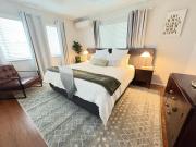 Townsville Home Pool2xLiving2xCarGarage with AC&TVs