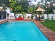 Maison familiale avec piscine calme entre golf et mer