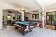 Villa Madeus with Gym Corner, Private Pool, Garden & Billard in Canggu