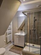 Hyper center apartment