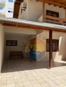 Sobrado Alto Padrão Zona Central da Praia com 02 Dormitórios