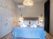 Seaview Apartment - Poros Relaxing Beachfront Flat