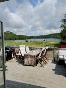 Cozy cottage with lake view