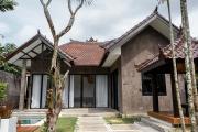 Melasti Villa #2 2Bdr with Yard & Pool