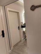 شقة بغرفتين نوم وصالة قرب البوليفارد شقة بغرفتين نوم وصالة قرب البوليفارد