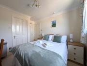 19 Seaview Bay - Charming Seafront Apartment on the Isle of Wight