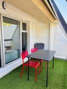 Studio vue berges avec piscine