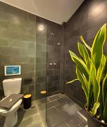 Explorer Bar - Tropical Room