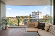 Bright 2-Bed Apartment Near Wentworth Point Sights