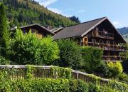 "CHALET LES ARAVIS" chalet et Appartements