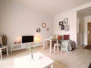 Tikkurila studio for 4 people next to the airport, private parking