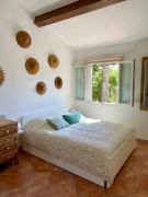 Villa au calme avec jardin, parking, clim, proche de tout !