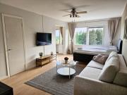 Cozy top-floor studio near the travel center and downtown, with AC and Wi-Fi