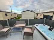 Sunnymede B7 - Fantasy Island, Hot tub, wrap around veranda, WiFi, pet free - Meadow Lakes Caravan & Lodge Hire